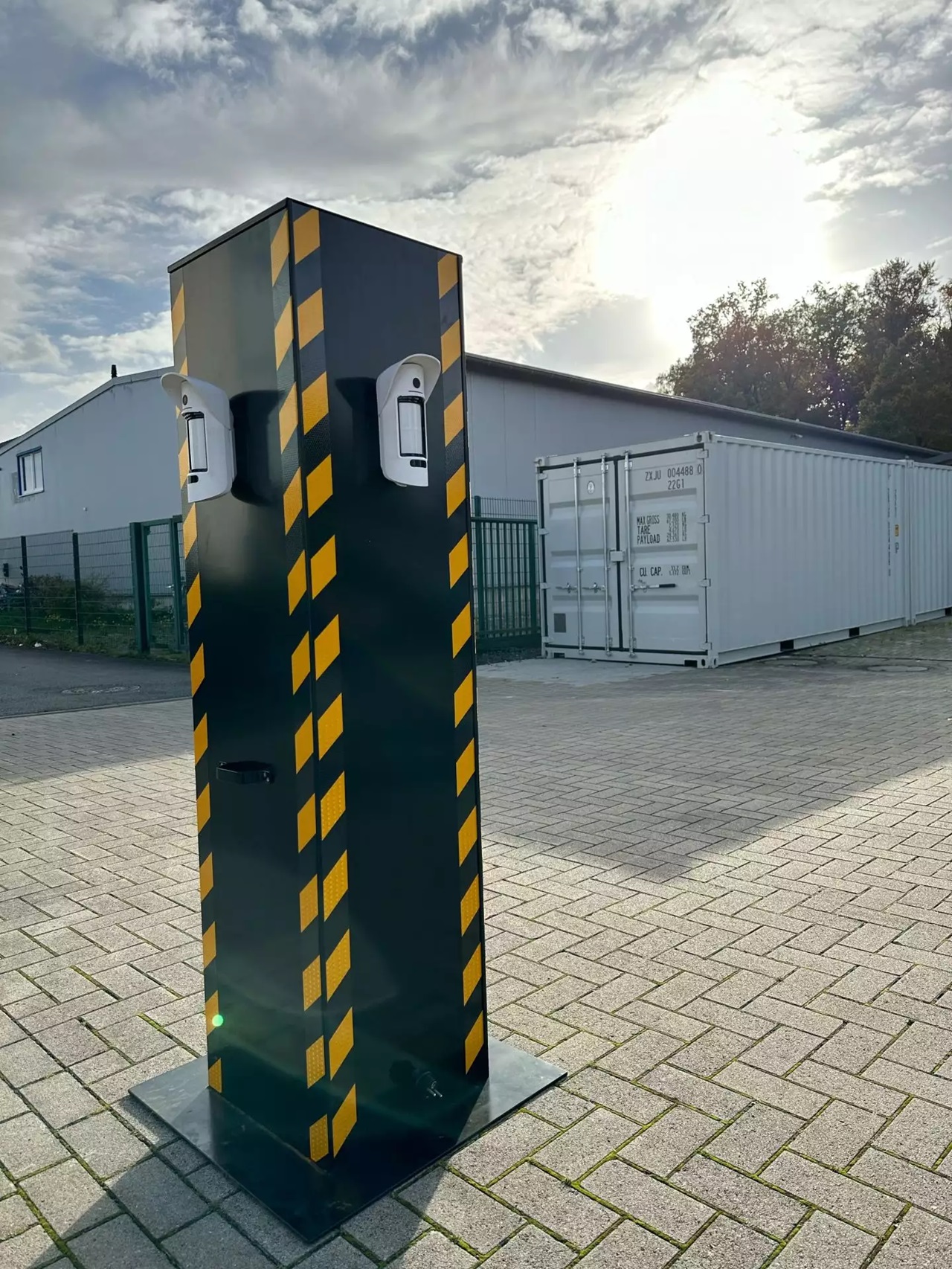 Image of AJAX AX-MINI-TOWER Mobile Überwachungseinheit zur schnellen Absicherung von Baustellen, Hallen und Gebäuden