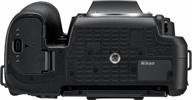 Image of Nikon D7500 + AF-S DX NIKKOR 18-140 / 3.5-5.6 G ED VR – schwarz